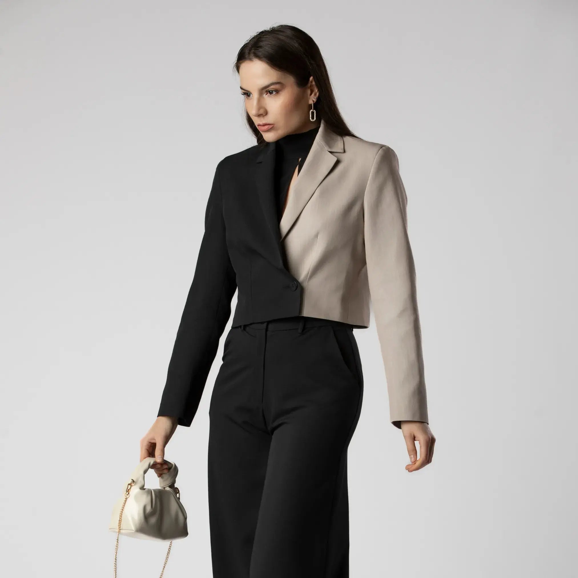 Veste Courte Contrastée Noire et Ivoire Moda di Christine