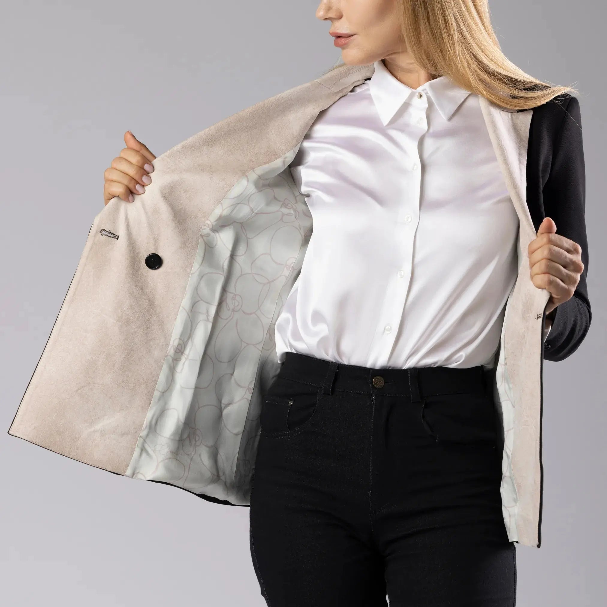 Veste Noire Croisée avec Col en Suède Moda di Christine