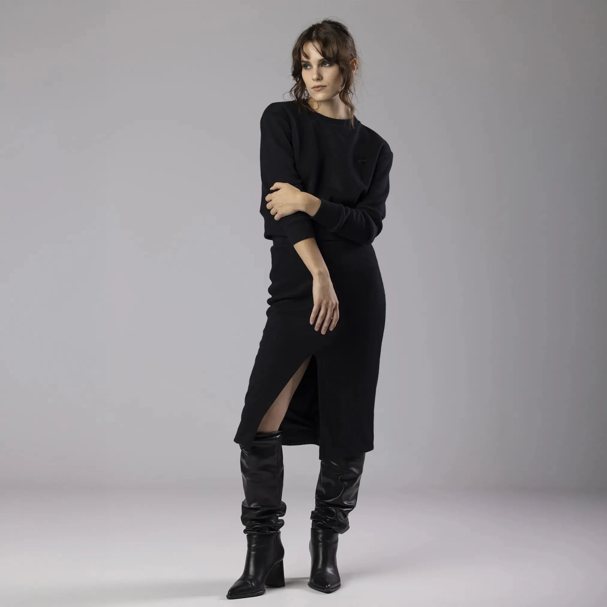 Pull Noir avec Broderie Orchidée Moda di Christine