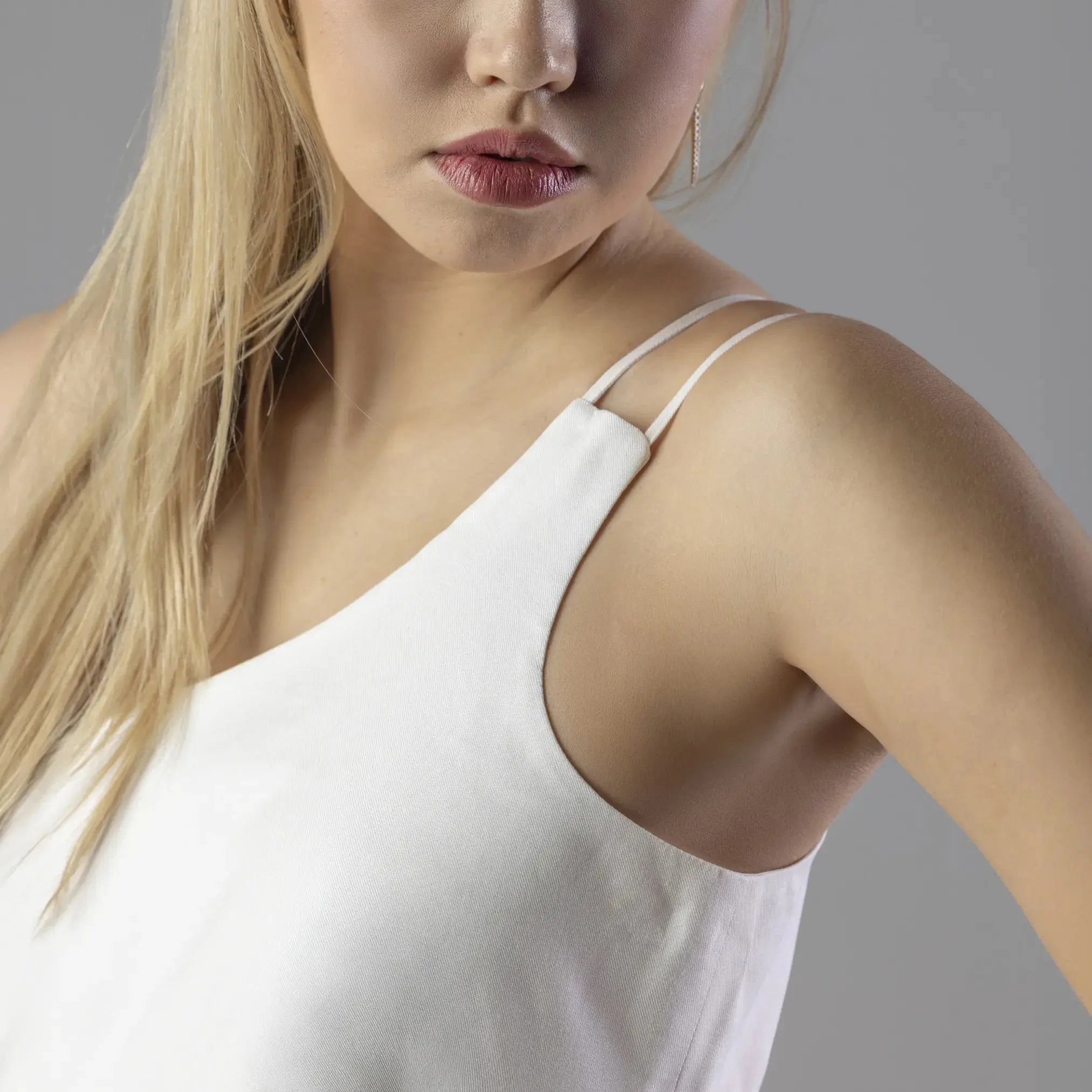 Robe Longue Blanche Asymétrique Moda di Christine