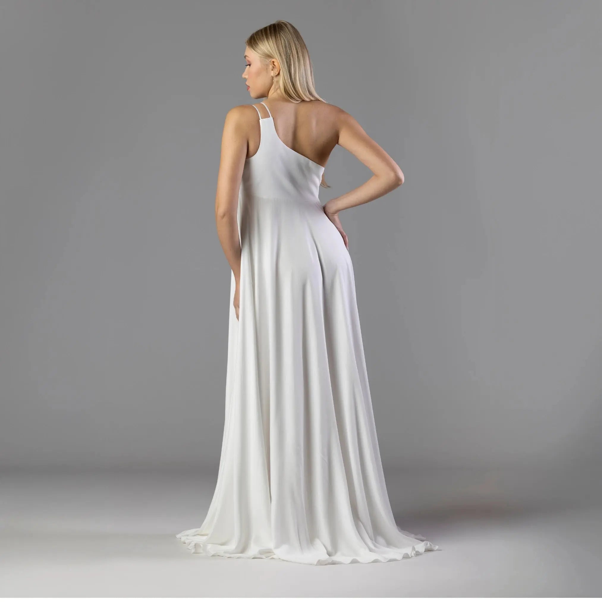 Robe Longue Blanche Asymétrique Moda di Christine