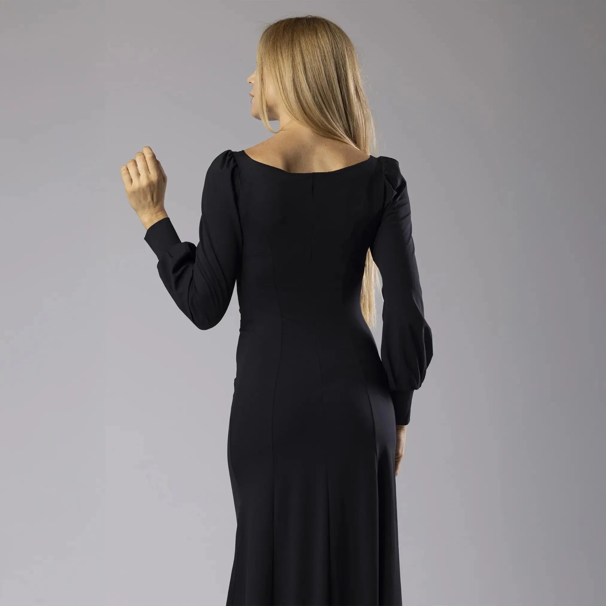 Robe Longue Noire avec Fente Latérale Moda di Christine