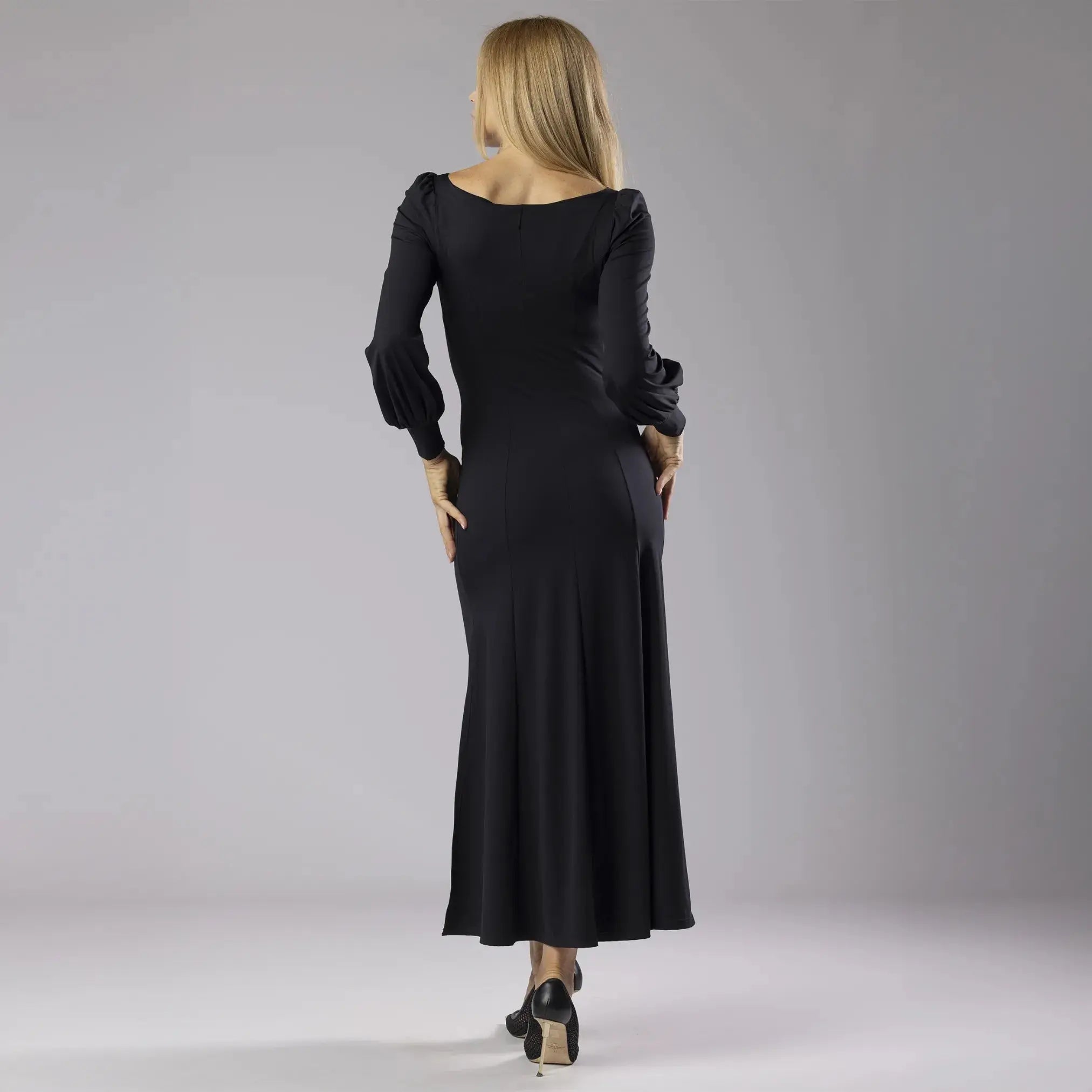 Robe Longue Noire avec Fente Latérale Moda di Christine